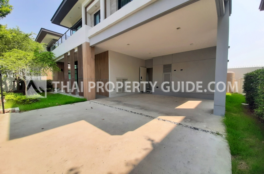 House with Shared Pool in Bangnatrad 